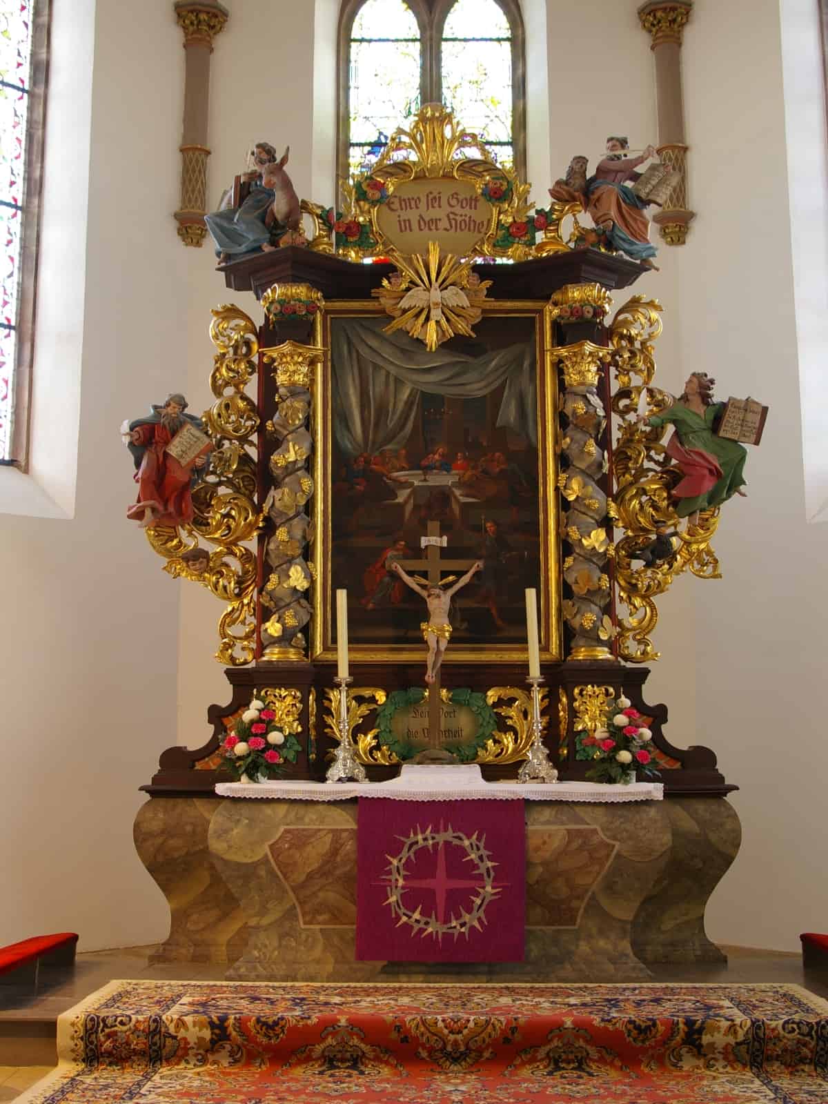 Altar nach Restaurierung der Seitenflügel